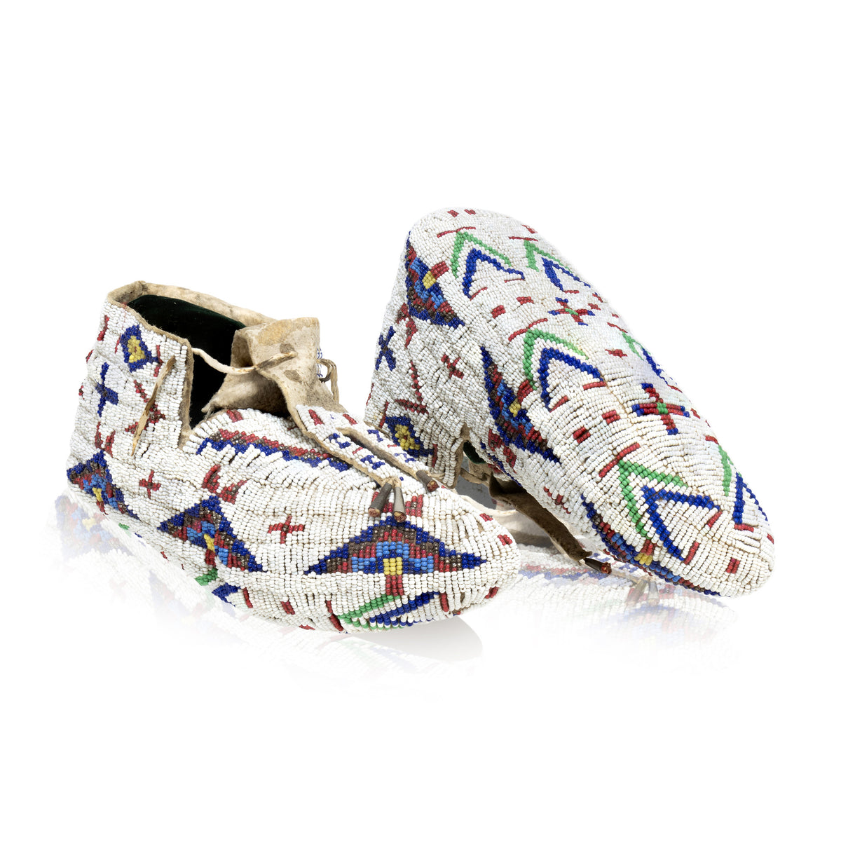Native Beaded Shoes Moccasins- White Cheyenne Style The Wandering Bull, LLC