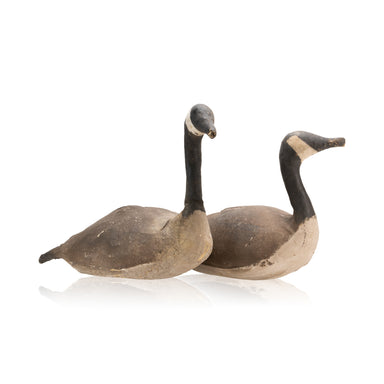 Canada Goose Decoy Pair, Sporting Goods, Hunting, Waterfowl Decoy