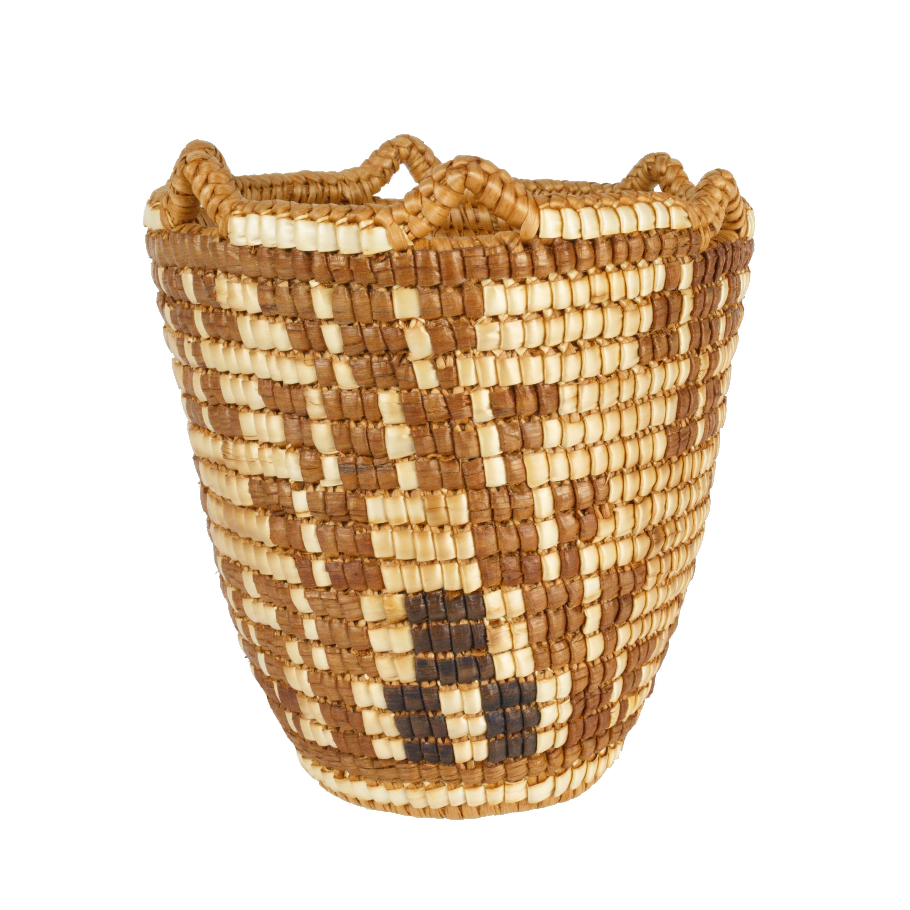 Fully Imbricated Klickitat Basket, Native, Basketry, Vertical